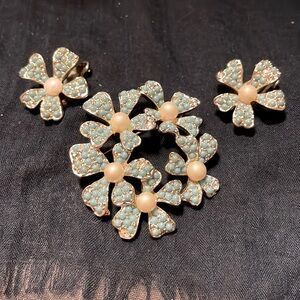 Vintage floral brooch and clip on earrings - Set! Gorgeous for the season!